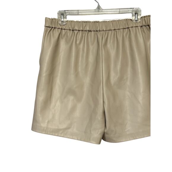 Halogen Faux Leather Shorts High Waisted Side Pockets Gathered Back Tan M NWOT - Picture 7 of 9